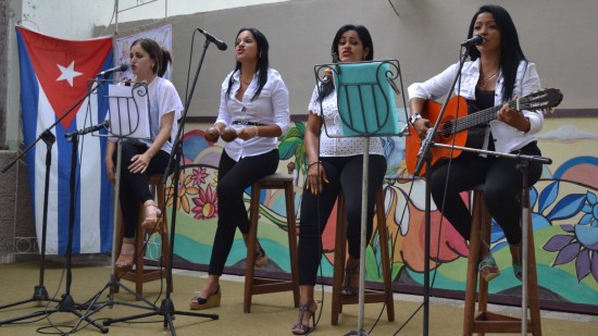 El público que aplaudió las interpretaciones cargadas de cubanía y un envidiable acople vocal