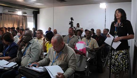Diputada interviene este lunes en la Asamblea Nacional del Poder Popular de Cuba. Foto: Omara García Mederos Diputada interviene este lunes en la Asamblea Nacional del Poder Popular de Cuba. Foto: Omara García Mederos