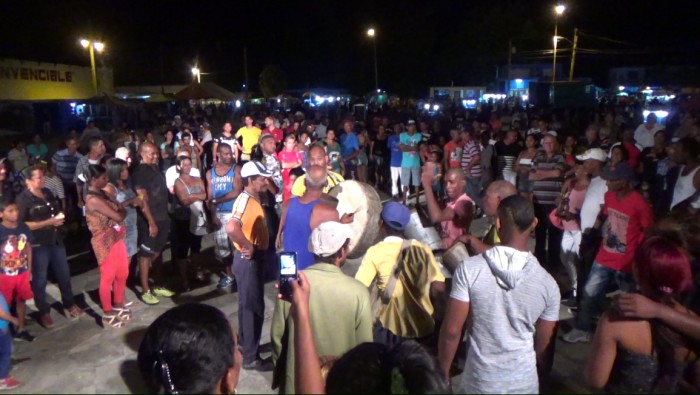 Congueros de Amancio toman la plaza cultural. Foto: Edilberto Revolta Falls Congueros de Amancio toman la plaza cultural. Foto: Edilberto Revolta Falls