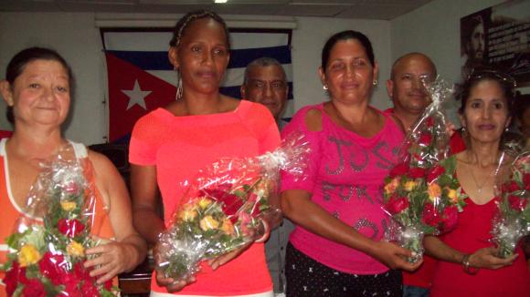 Familiares de los niños con enfermedades de baja prevalencia en Amancio. Foto: Niria Isabel Cardoso Estrada Familiares de los niños con enfermedades de baja prevalencia en Amancio. Foto: Niria Isabel Cardoso Estrada