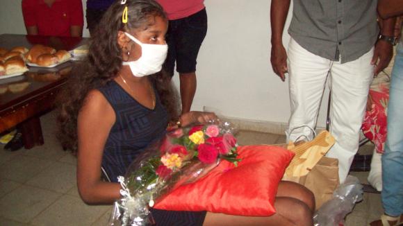 Keyli González Hecheverría, niña que padece una enfermedad de baja prevalencia, es atendida por el movimiento Manos para una sonrisa. Foto: Niria Isabel Cardoso Estrada Keyli González Hecheverría, niña que padece una enfermedad de baja prevalencia, es atendida por el movimiento Manos para una sonrisa. Foto: Niria Isabel Cardoso Estrada