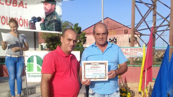 El acto por el Día del Trabajador Azucarero en el más sureño de los municipios tuneros, devino ocasión para rendir homenaje al líder local Amancio Rodríguez Herrero y su compañero de lucha José Oviedo Chacón, de cuyos asesinatos se cumplieron 70 años el pasado mes de septiembre. Foto: Danay Naranjo Viñales