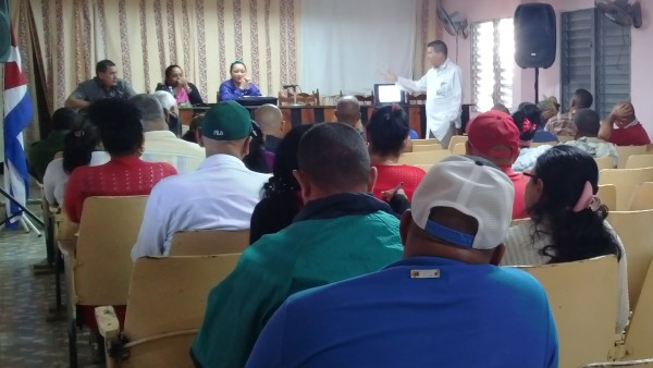 Presentan en Amancio medidas para la prevención del Covid-19. Foto: Niria Isabel Cardoso Estrada