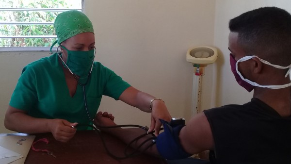 Los servicios de Salud Pública se mantienen en la comunidad de Riselda, aún en tiempos de Covid-19. Foto: Danay Naranjo Viñales