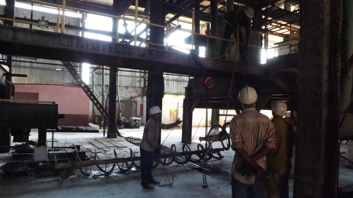 Reparación de la industria azucarera en Amancio. Foto: Danay Naranjo Viñales