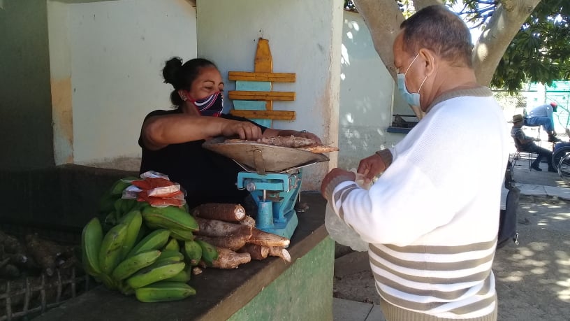 Comercialización de productos del agro en Amancio. Foto: Danay Naranjo Viñales