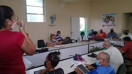 Evalúan indicadores económicos en Amancio. Foto: Danay Naranjo Viñales