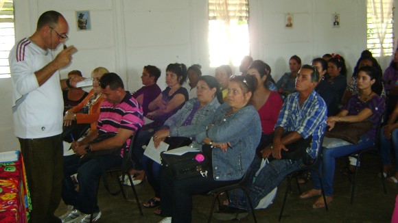 Amancio garantiza formación de profesionales