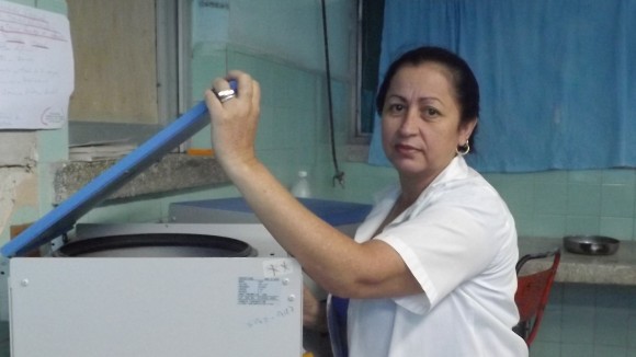 Maridelka  Paneque  Méndez,  jefa del departamento de estudios clínicos. Foto: Niria Isabel Cardoso Estrada